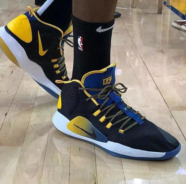 防守回合首 防守回合首